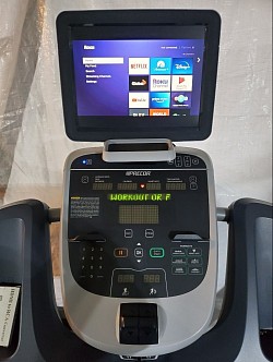 Precor 954i Treadmill - photo 4